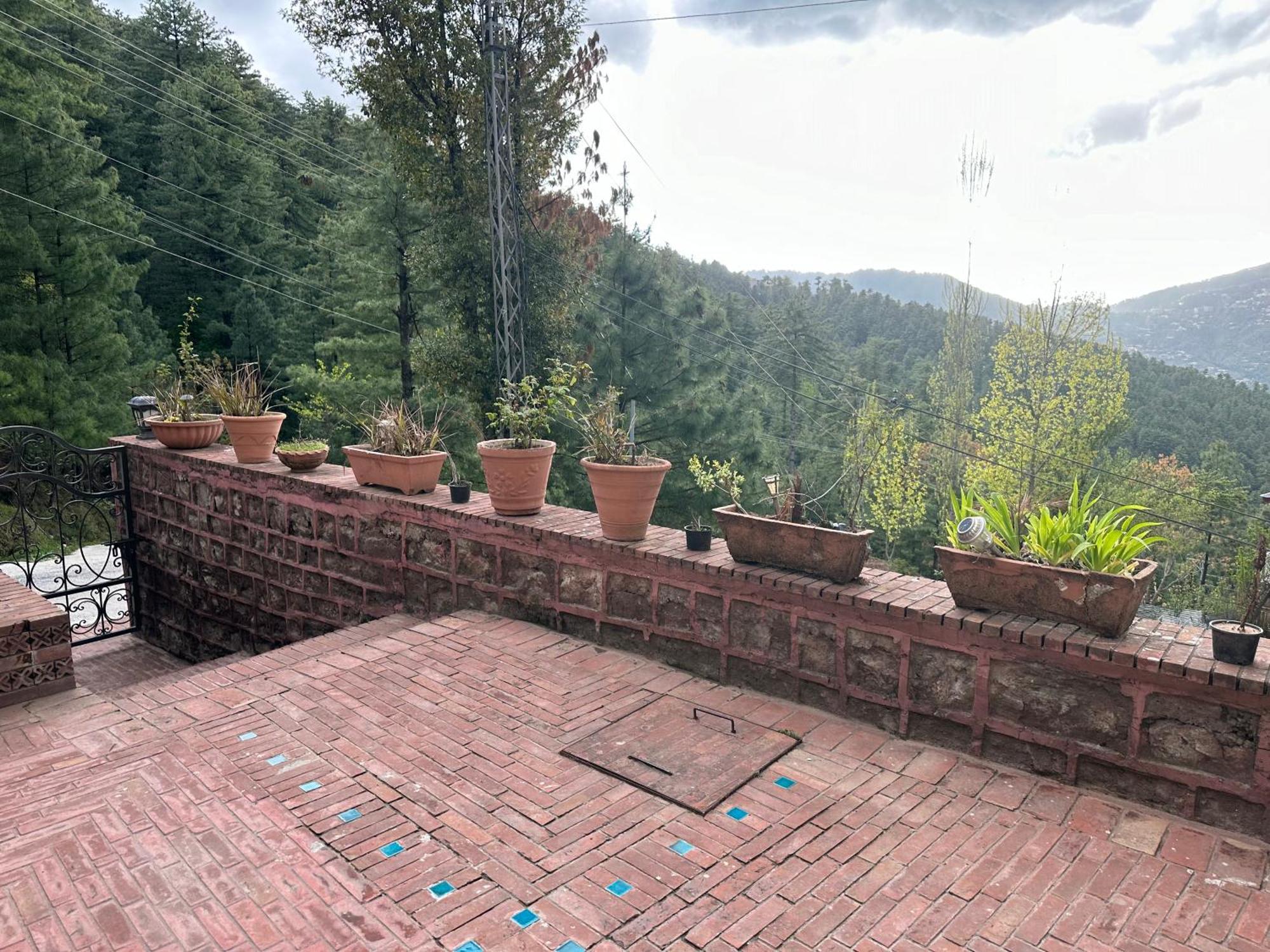 Sarah'S Lodge Murree Kültér fotó