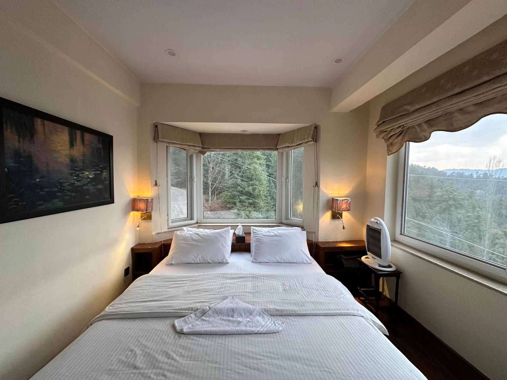 Sarah'S Lodge Murree Kültér fotó